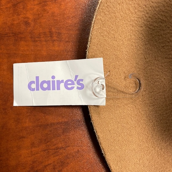 Ladies 100% Polyester/Faux Suede Hat with Real Feathers. - Picture 3 of 3